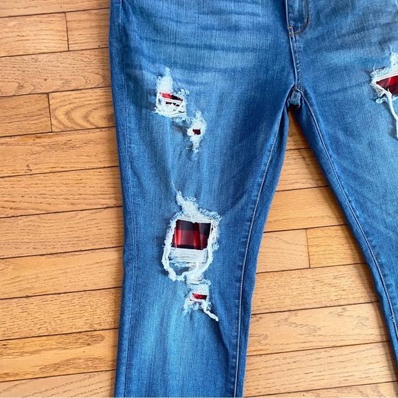 Judy Blue Skinny Jeans 15 /32 Buffalo Red Plaid Distressed Patch Plus JB88316 - Picture 7 of 12